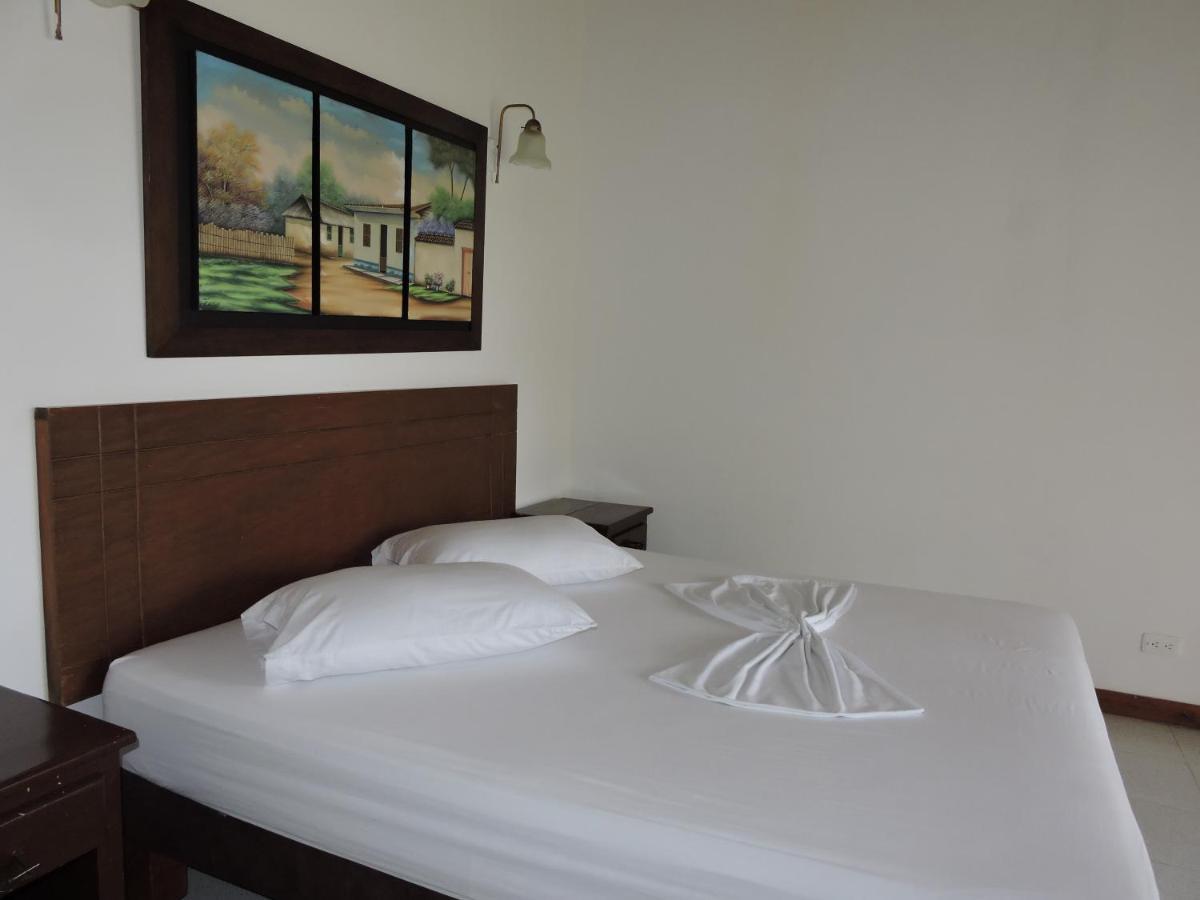 Hotel Y Restaurante Meson Del Gitano Каукасия Экстерьер фото