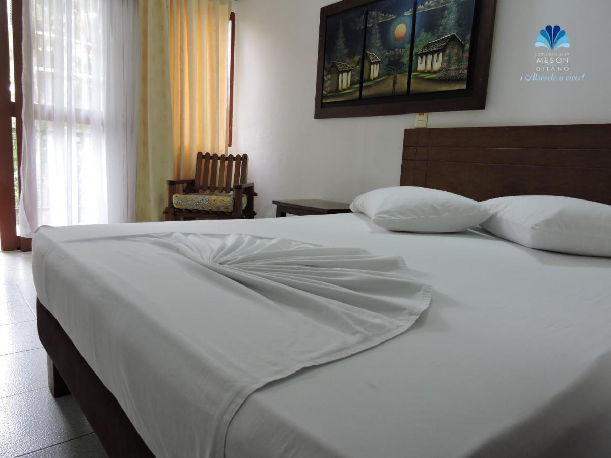 Hotel Y Restaurante Meson Del Gitano Каукасия Экстерьер фото