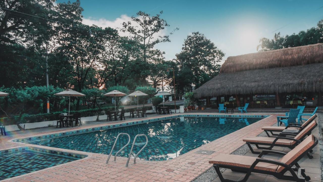 Hotel Y Restaurante Meson Del Gitano Каукасия Экстерьер фото