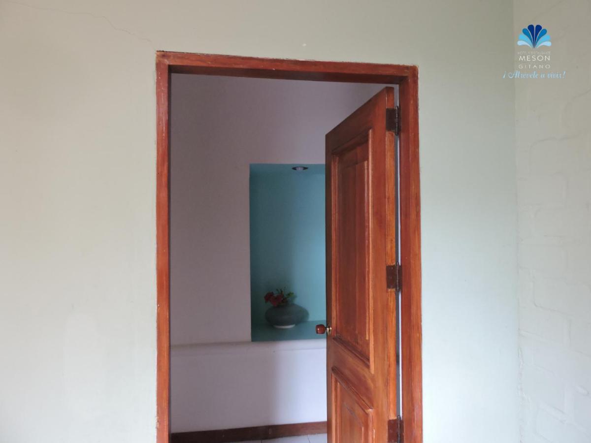 Hotel Y Restaurante Meson Del Gitano Каукасия Номер фото