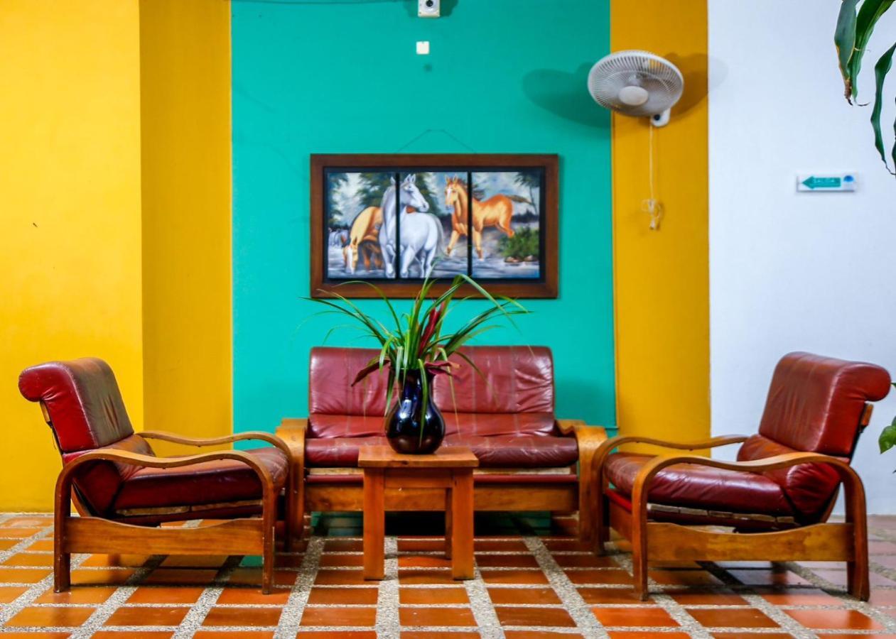 Hotel Y Restaurante Meson Del Gitano Каукасия Экстерьер фото